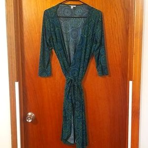 Beautiful print wrap dress. No flaws